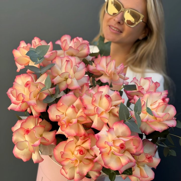 15 французских  роз Джумилия в боксе в Балашихе