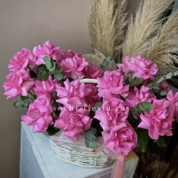 25 роз в цветочной корзине Пинк в Балашихе