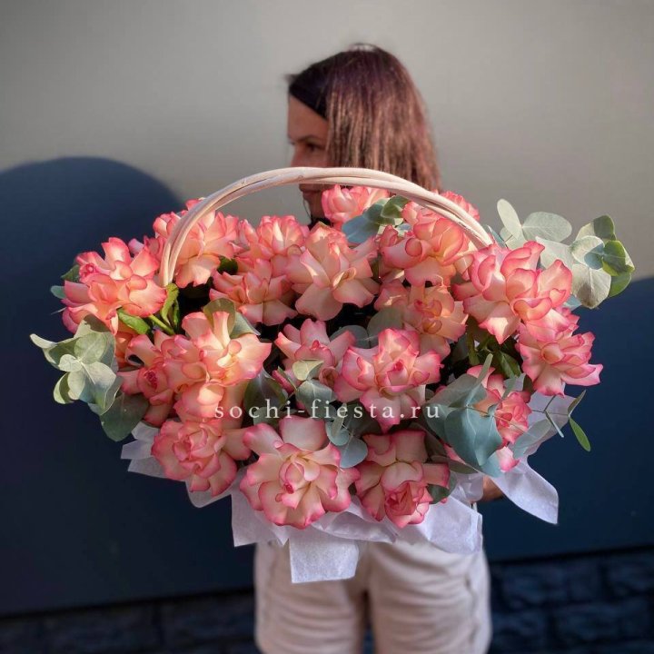 25 Французских роз Джумилия в корзине в Балашихе