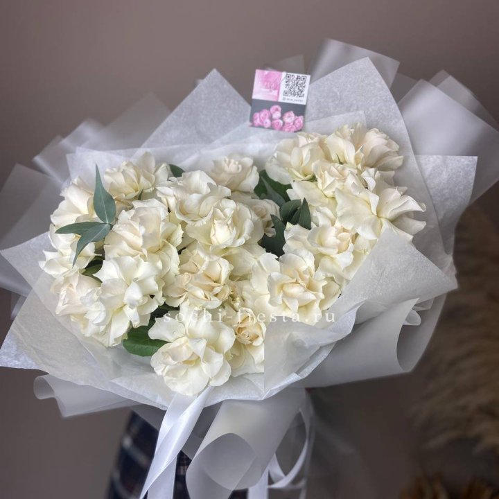 21 французских роз с эвкалиптом в Балашихе