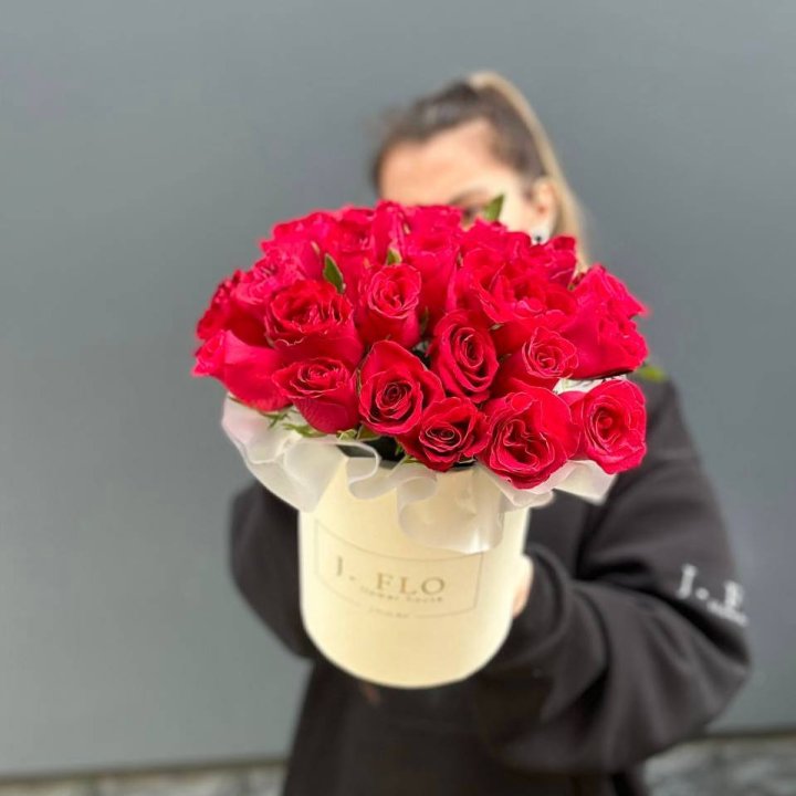 27 кенийских роз в боксе в Балашихе