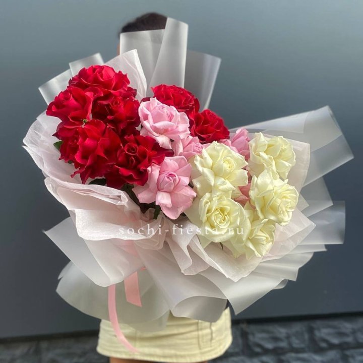 Микс из 17 роз в Балашихе