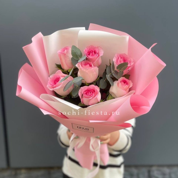 7 роз с эвкалиптом в Балашихе