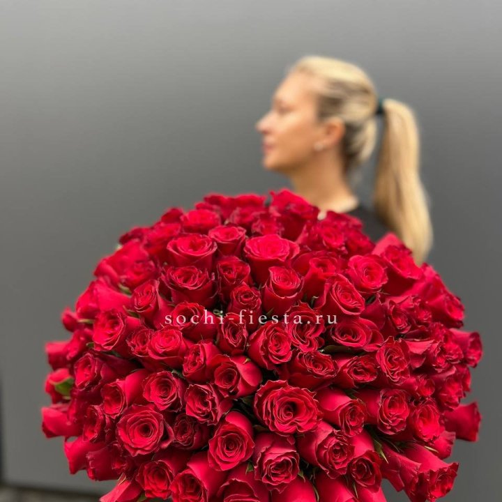Охапка из 101 красной розы в Балашихе