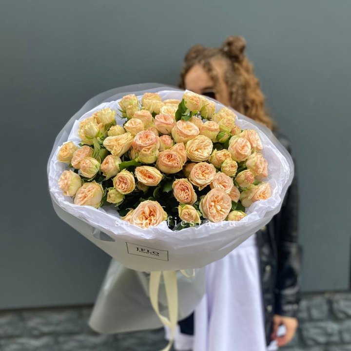 15 пионовидных роз в Балашихе