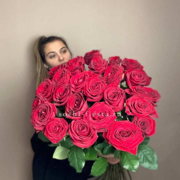 25 высоких роз в Балашихе