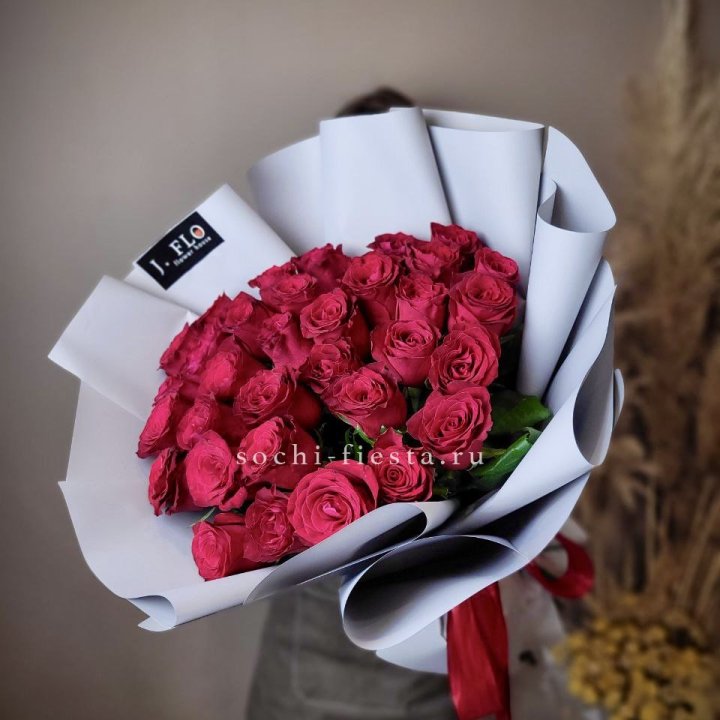 Красные розы 33 шт в Балашихе