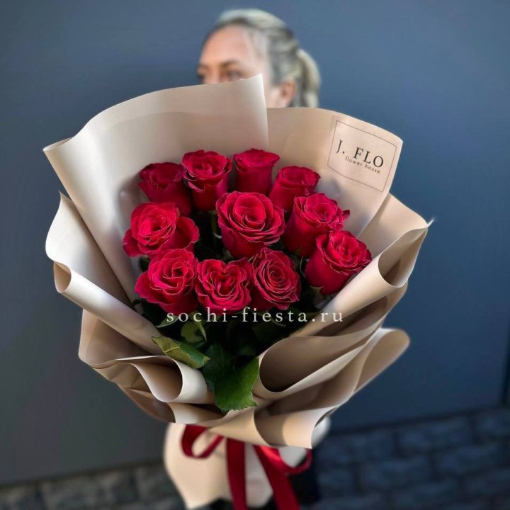 Букет красных роз "Наоми" в Балашихе