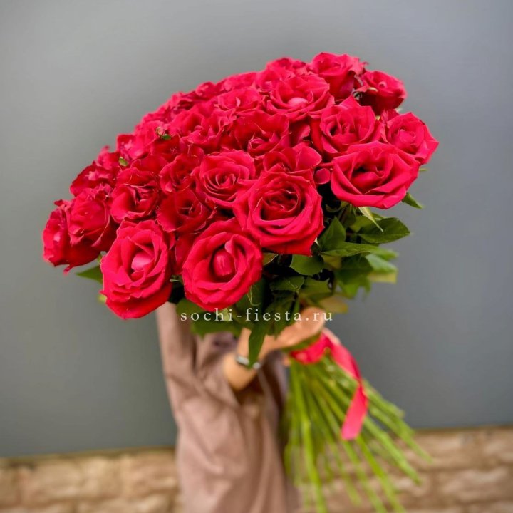 51 высокая красная роза в Балашихе