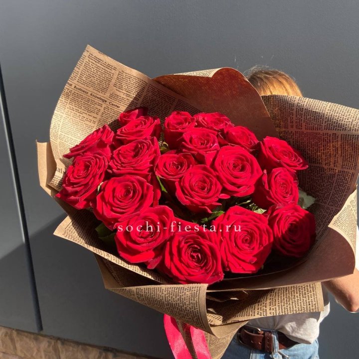 19 красных роз Леди Крафт в Балашихе