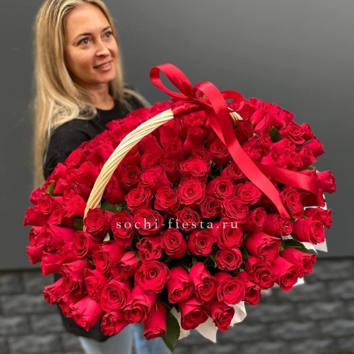 151 красная  роза в корзине в Балашихе