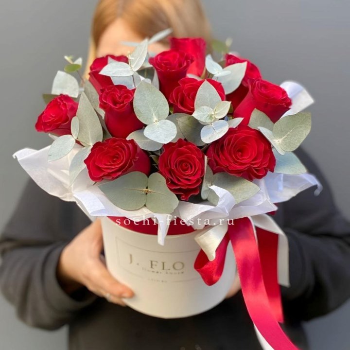 11 роз в шляпной коробке в Балашихе