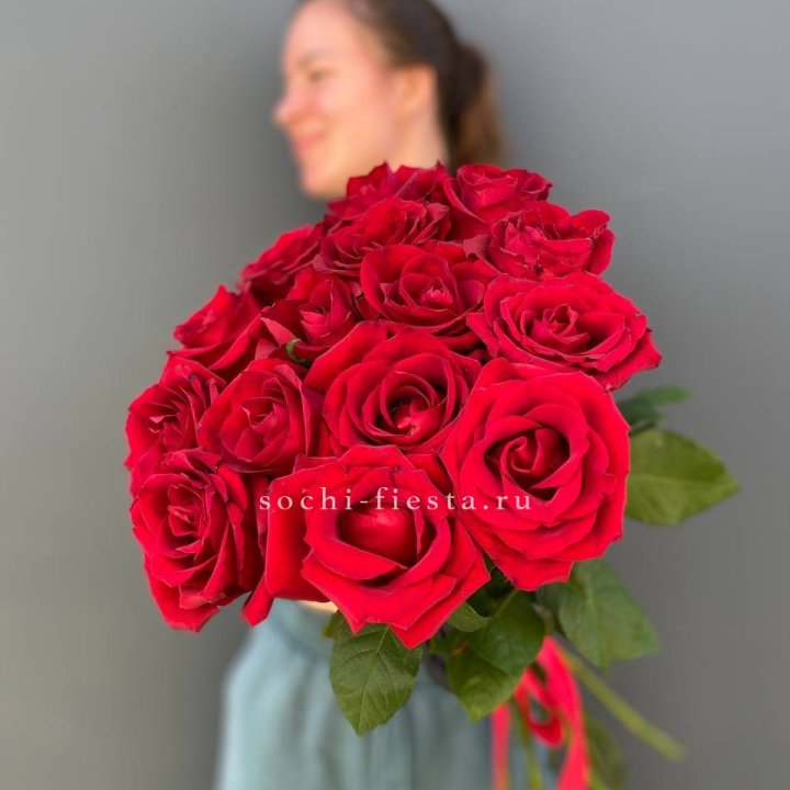 15 красных роз под ленту в Балашихе
