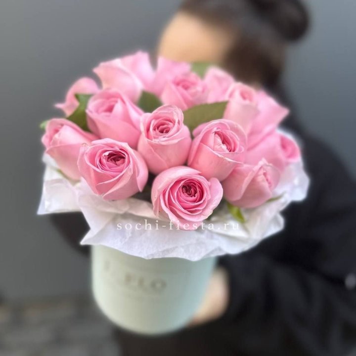 17 розовых роз в цилиндре в Балашихе