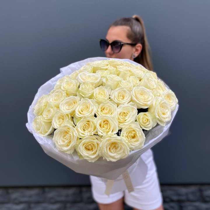 51 белая роза  в Балашихе