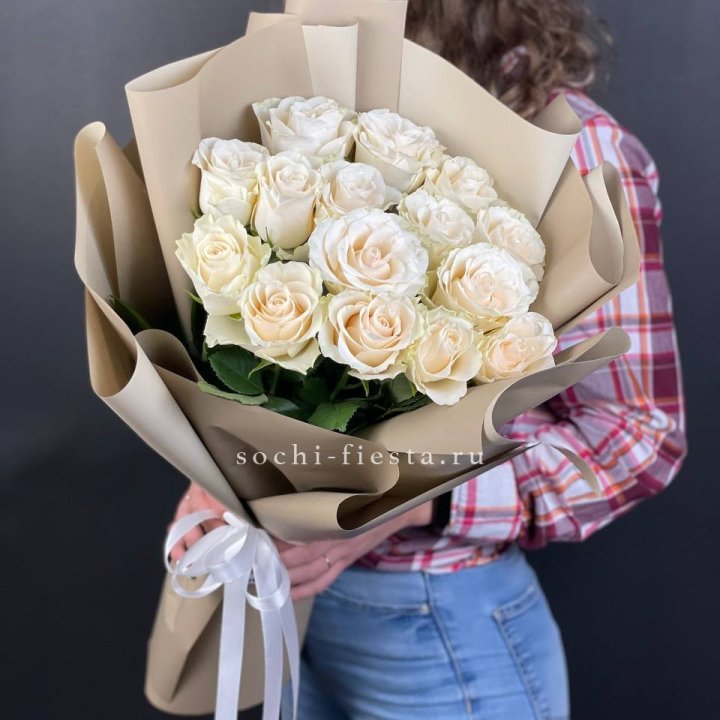 15 белых роз кофе в Балашихе