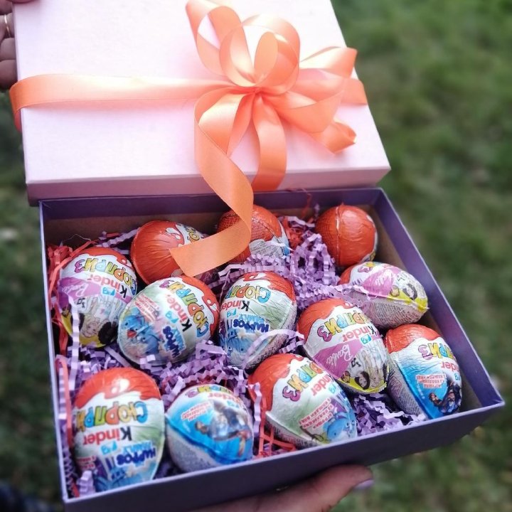 Коробка с киндерами в Балашихе