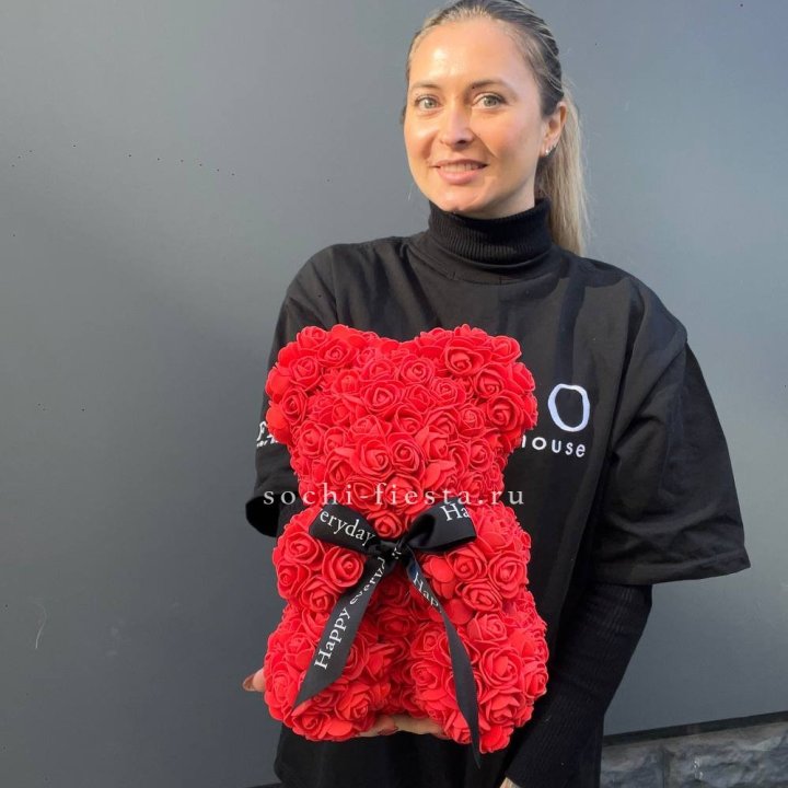 Медведь из роз красный в Балашихе