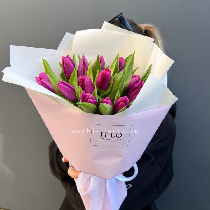 15 пурпурных тюльпанов в Балашихе